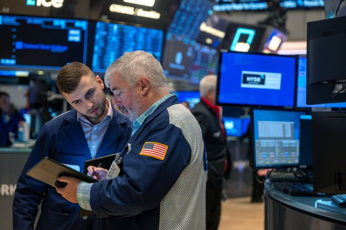 S&P 500 posts second-straight weekly loss as inflation concerns mount